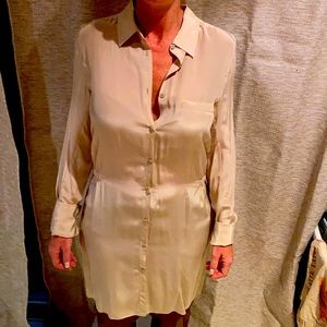 Beautiful Joseph silk beige top never been worn 100% silk